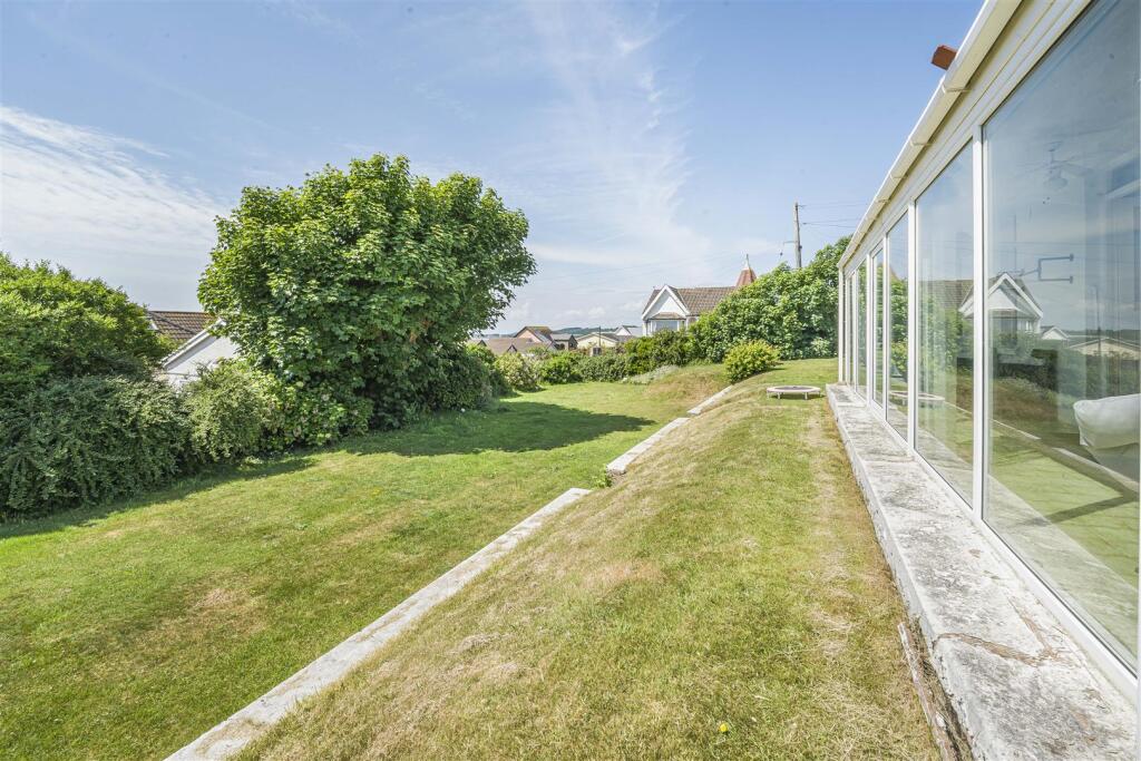 Ogmore-by-Sea Garden 5